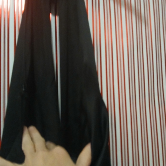 Woman's guess Los Angeles  satin black jumpsuit size 10 - Picture 11 of 16